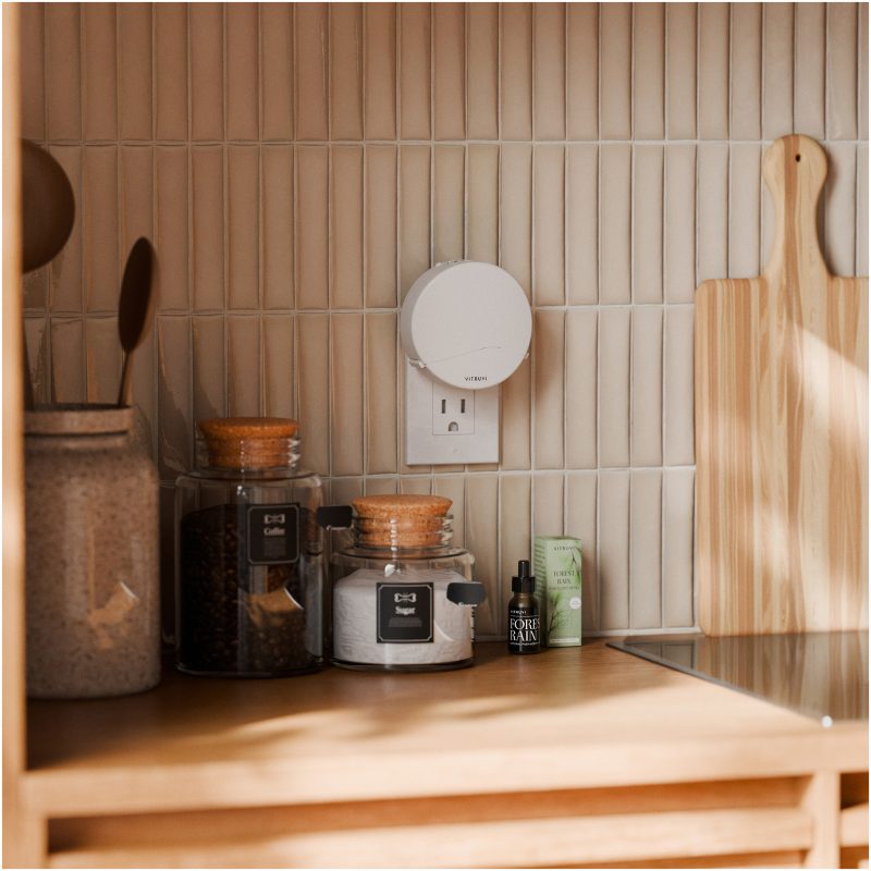Vitruvi Plug-In Wall Diffuser + 1 Oil Bundle - 9